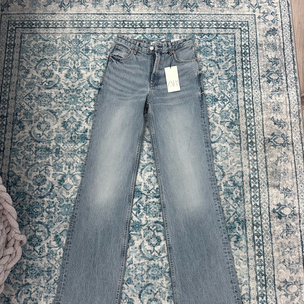 BRAND NEW Zara Women's Light Blue Jeans